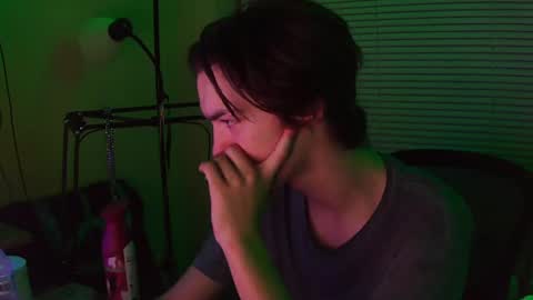 Snapshot of charlied09302 chatting on November 6, 6:36 am char sexiness online show from November 6, 6:36 am