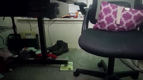 Snapshot of charlied09302 chatting on December 14, 4:29 am char sexiness online show from December 14, 4:29 am