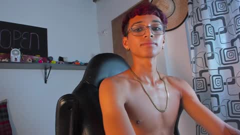 Snapshot of charlieerusso chatting on December 5, 11:05 am Charles Russo online show from December 5, 11:05 am