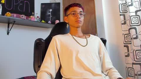 Snapshot of charlieerusso chatting on December 16, 6:27 pm Charles Russo online show from December 16, 6:27 pm