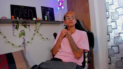 Snapshot of charlieerusso chatting on January 31, 7:29 pm Charles Russo online show from January 31, 7:29 pm