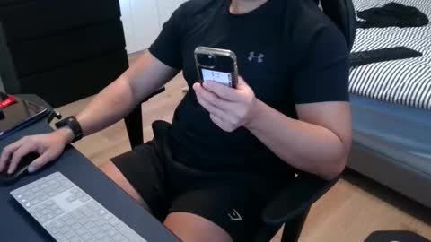 Snapshot of charliekkw chatting on November 13, 8:30 pm charliekkw online show from November 13, 8:30 pm