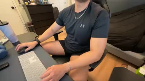 Snapshot of charliekkw chatting on February 6, 7:39 pm charliekkw online show from February 6, 7:39 pm