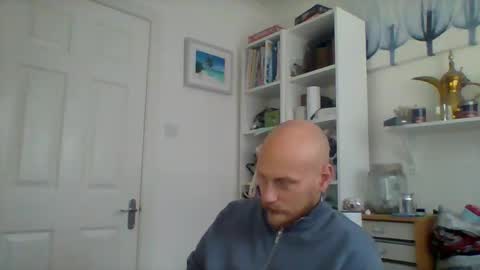 Snapshot of charliephandguest chatting on September 10, 7:41 am Charlie online show from September 10, 7:41 am