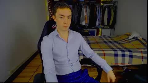 Snapshot of charlieseyer chatting on January 16, 8:29 am carlos reyes online show from January 16, 8:29 am