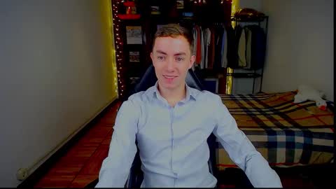 Snapshot of charlieseyer chatting on February 16, 8:43 am carlos reyes online show from February 16, 8:43 am