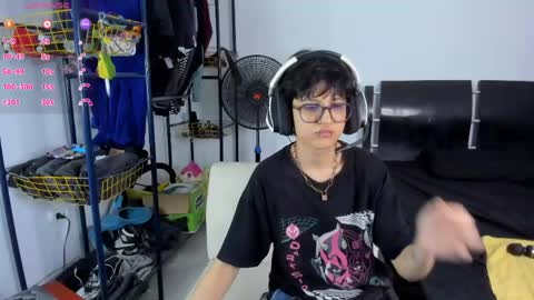 Snapshot of charlietaylorr__ chatting on May 23, 8:46 pm Charlie online show from May 23, 8:46 pm