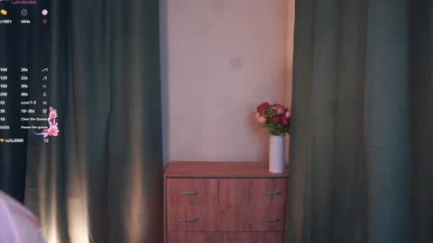 Yumi online show from April 2, 7:44 pm