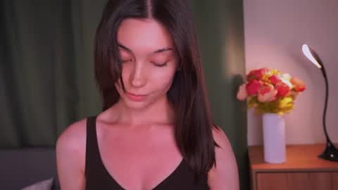 Snapshot of charlinepiker chatting on June 11, 12:32 am Yumi online show from June 11, 12:32 am