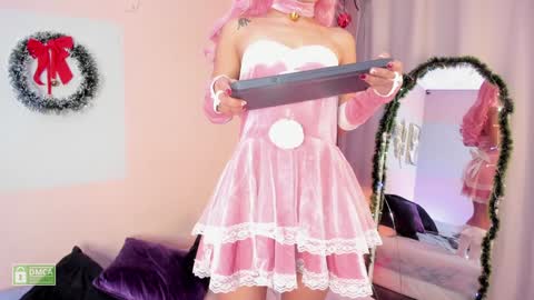 Snapshot of charloottee_1 chatting on December 24, 6:33 am Char 3  Lets go for the 100 Thumb-Up   online show from December 24, 6:33 am