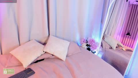 Snapshot of charloottee_1 chatting on January 22, 10:40 am Char 3  Lets go for the 100 Thumb-Up   online show from January 22, 10:40 am