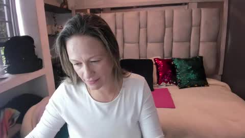 Charlot milf online show from October 4, 12:03 pm
