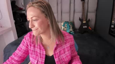 Charlot milf online show from December 2, 12:21 pm