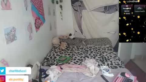 Snapshot of charlotbelucci_ chatting on June 25, 6:34 pm Ale punky online show from June 25, 6:34 pm