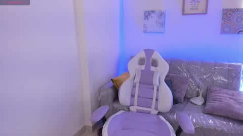    online show from October 21, 5:46 pm