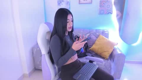    online show from January 6, 6:22 pm