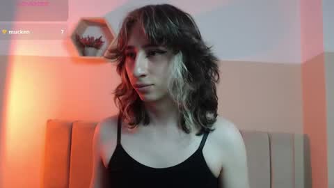 Snapshot of charlothe_dumont chatting on June 12, 3:44 pm charlothe_dumont online show from June 12, 3:44 pm