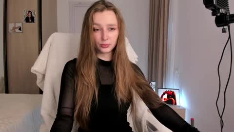 CharlottaWells online show from November 16, 10:54 am