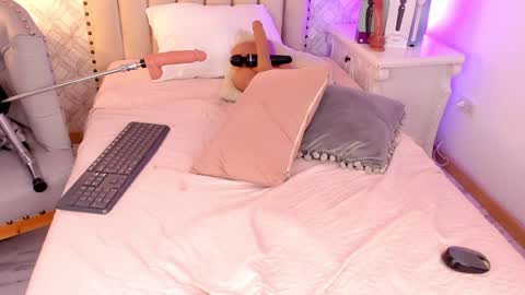 Snapshot of charlotte__08 chatting on January 23, 12:35 am Charlotte online show from January 23, 12:35 am