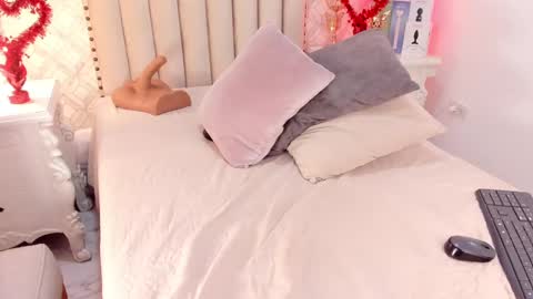 Snapshot of charlotte__08 chatting on February 15, 12:15 am Charlotte online show from February 15, 12:15 am