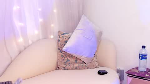 Snapshot of charlotte__08 chatting on February 21, 9:32 pm Charlotte online show from February 21, 9:32 pm