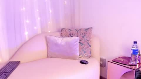 Snapshot of charlotte__08 chatting on February 22, 7:47 pm Charlotte online show from February 22, 7:47 pm