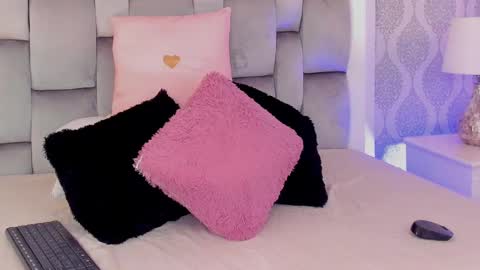 Snapshot of charlotte__08 chatting on September 17, 3:08 am Charlotte online show from September 17, 3:08 am