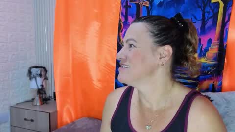 Snapshot of charlotte__g chatting on October 10, 11:09 am charlotte online show from October 10, 11:09 am