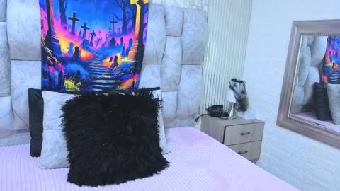 Snapshot of charlotte__g chatting on October 12, 12:37 pm charlotte online show from October 12, 12:37 pm