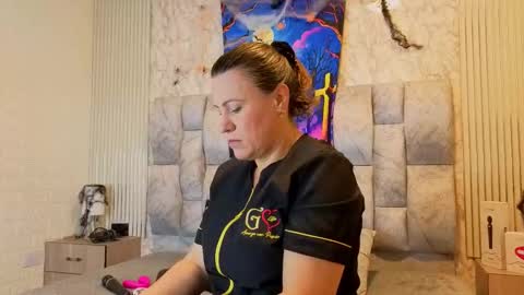 Snapshot of charlotte__g chatting on October 16, 11:11 am charlotte online show from October 16, 11:11 am