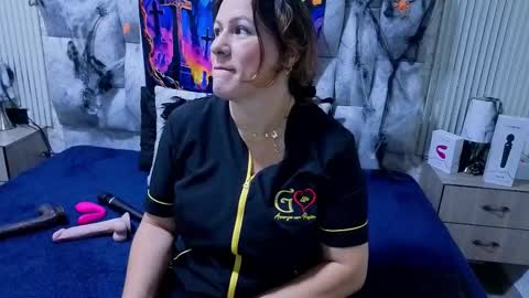 Snapshot of charlotte__g chatting on November 3, 11:00 am charlotte online show from November 3, 11:00 am