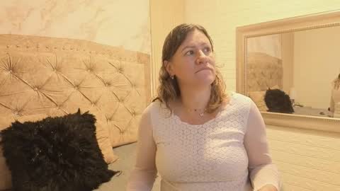 Snapshot of charlotte__g chatting on November 9, 9:18 am charlotte online show from November 9, 9:18 am