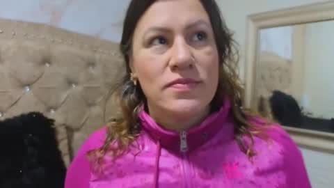 Snapshot of charlotte__g chatting on November 11, 10:37 am charlotte online show from November 11, 10:37 am