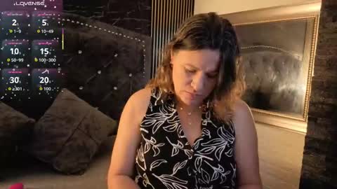 Snapshot of charlotte__g chatting on November 15, 11:07 am charlotte online show from November 15, 11:07 am