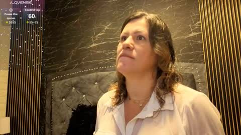 Snapshot of charlotte__g chatting on November 17, 10:43 am charlotte online show from November 17, 10:43 am