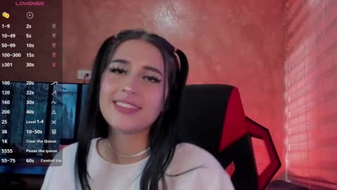 Snapshot of charlotte_greys chatting on February 17, 10:25 pm Charlotte online show from February 17, 10:25 pm