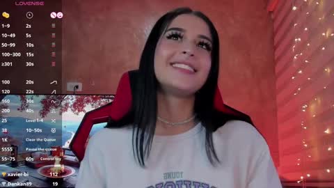 Snapshot of charlotte_greys chatting on February 18, 1:32 am Charlotte online show from February 18, 1:32 am