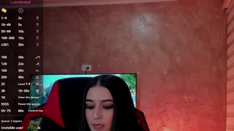 Snapshot of charlotte_greys chatting on February 21, 1:11 am Charlotte online show from February 21, 1:11 am