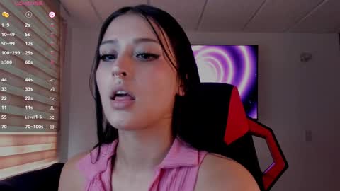 Snapshot of charlotte_greys chatting on September 24, 8:45 pm Charlotte online show from September 24, 8:45 pm