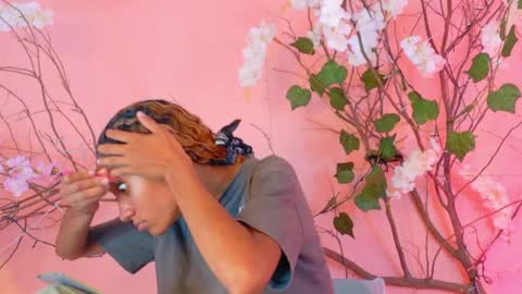 CHARLOTTE online show from March 31, 11:43 am