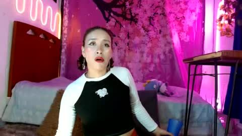 Snapshot of charlotte_morh_ chatting on June 20, 2:03 am charlotte_morh_ online show from June 20, 2:03 am