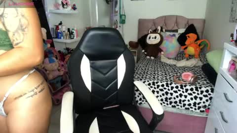 Snapshot of charlotte_queen20 chatting on April 29, 5:00 am Charlotte online show from April 29, 5:00 am