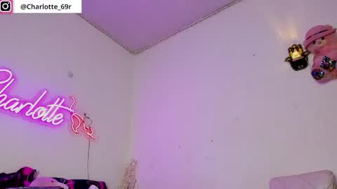 Snapshot of charlotte_r69 chatting on May 28, 8:33 am Charlotte online show from May 28, 8:33 am