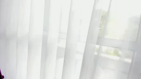 Snapshot of charlotte_tiller chatting on April 24, 5:37 pm Yuli online show from April 24, 5:37 pm