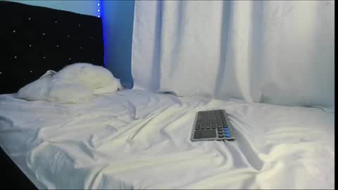 charlotte_xc online show from February 9, 7:49 am