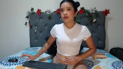 charlottee07 online show from February 1, 3:52 am
