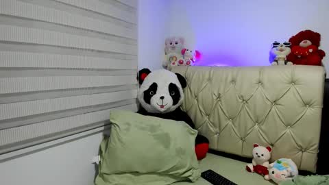 Snapshot of charlottee07 chatting on February 5, 2:27 am charlottee07 online show from February 5, 2:27 am