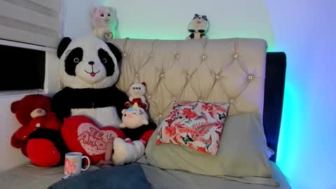 Snapshot of charlottee07 chatting on February 20, 2:30 am charlottee07 online show from February 20, 2:30 am