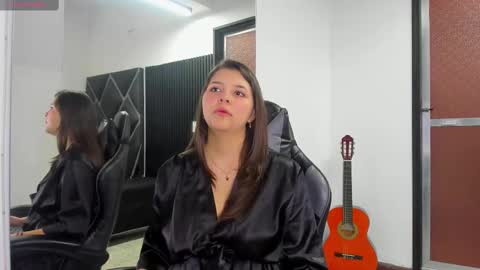 Snapshot of charlottee_starr chatting on October 10, 8:19 pm charlottee_starr online show from October 10, 8:19 pm