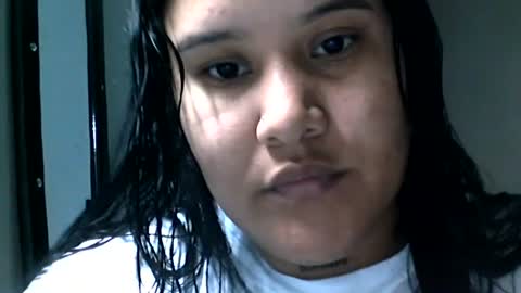 Snapshot of charlottequeen_21 chatting on June 20, 2:03 am charlottequeen_21 online show from June 20, 2:03 am